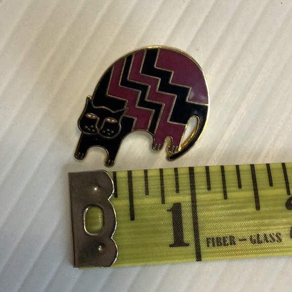 LAUREL BURCH Burgundy Black Enamel Aztec Cat Cloisonné Brooch 1980s Vintage - Picture 10 of 10